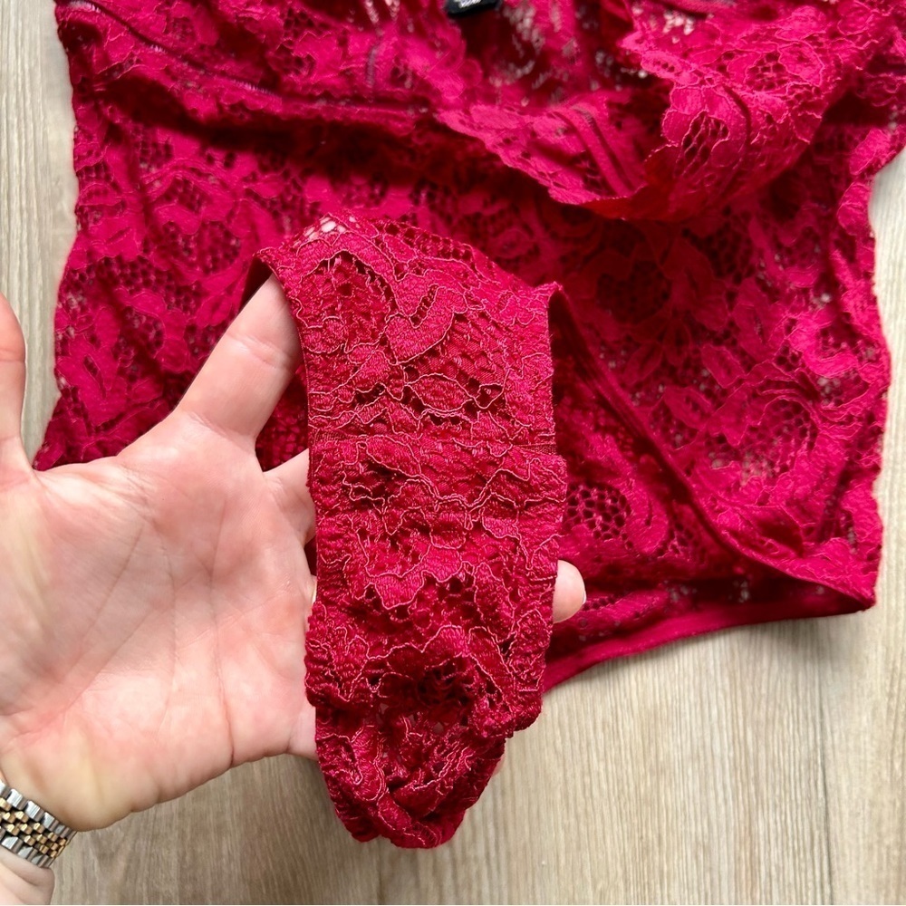 Victoria‘s Secret Red Lace Sheer Bodysuit V-Neck Lingerie - Picture 5 of 6